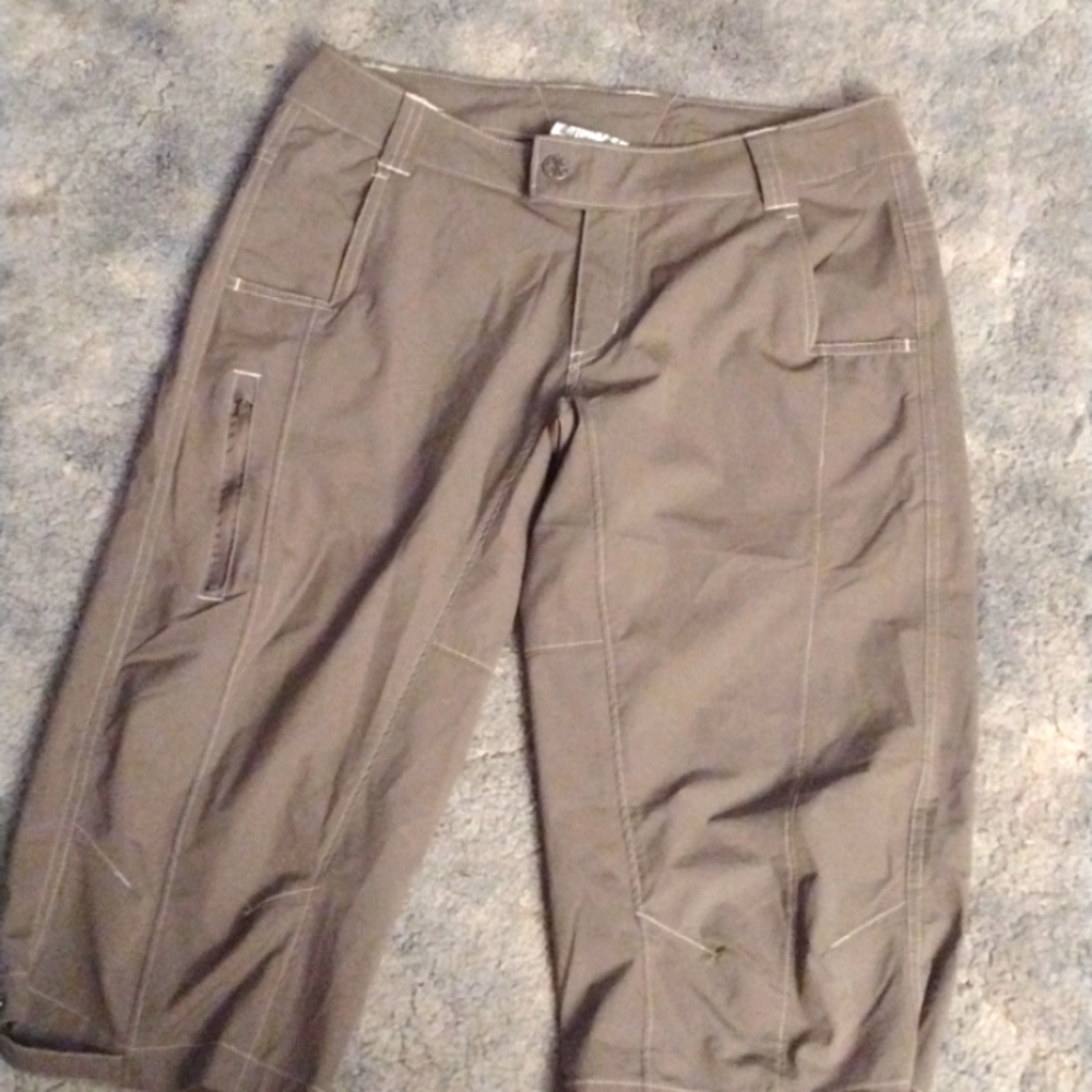 Ladies/Junior Guide's Choice Capri pants size 8